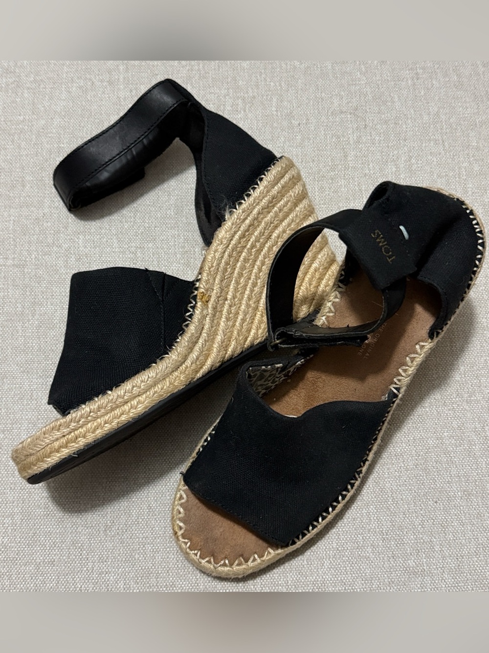 TOMS”Marisol”Peep Toe Wedge Espadrille Sandals-8-Black/Tan-Ankle Strap-Cloth-EUC